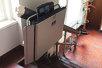 Garaventa Plattformlift X3 Innenbereich geschlossen